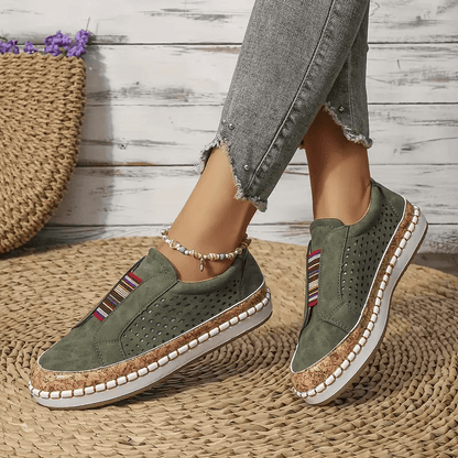 Elle-Monde.com propose une gamme variée de chaussures pour femmes, y compris des chaussures à double boucle, des chaussures d'été et des chaussures de marche. Trouvez votre paire parfaite dès aujourd'hui!