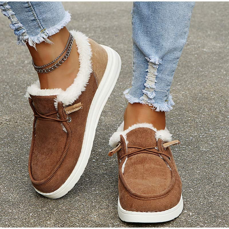 Elle-Monde.com propose une gamme variée de chaussures pour femmes, y compris des chaussures à double boucle, des chaussures d'été et des chaussures de marche. Trouvez votre paire parfaite dès aujourd'hui!