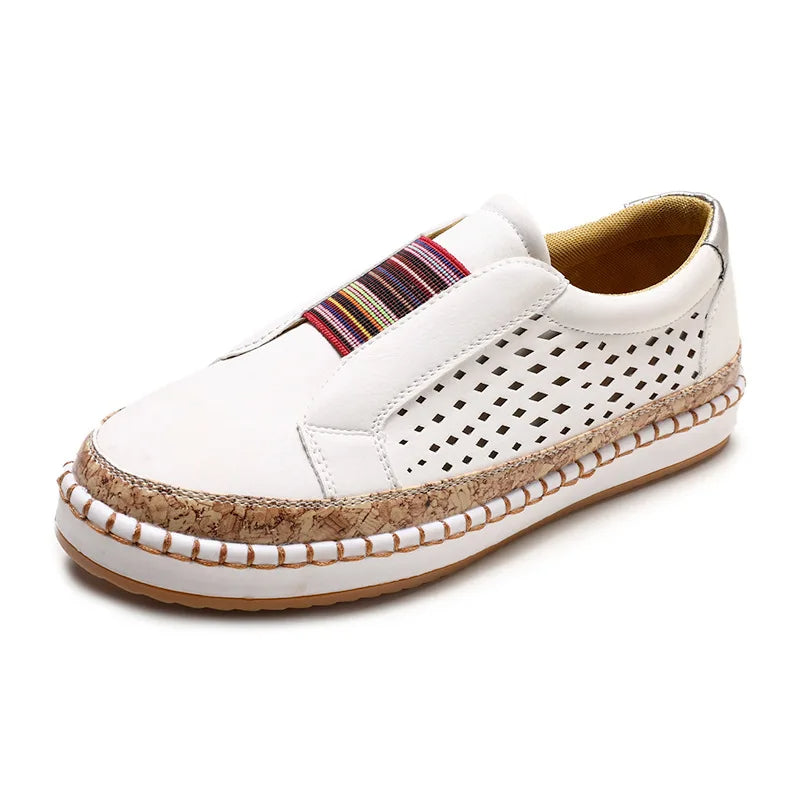 Elle-Monde.com propose une gamme variée de chaussures pour femmes, y compris des chaussures à double boucle, des chaussures d'été et des chaussures de marche. Trouvez votre paire parfaite dès aujourd'hui!